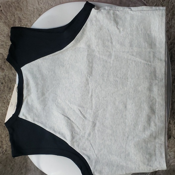 Two tone black and white tank top - Picture 2 of 4